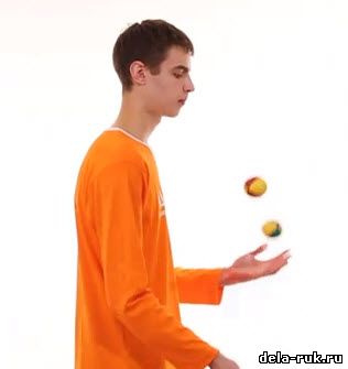 Как научиться жонглировать 3 мячами 