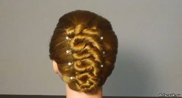 А вы любите спиральки на голове? 
Коса плетенка к вашим ногам - ощути руку профессионала своего дела видео
 урок о плетении французких спиралек - это очень клево!