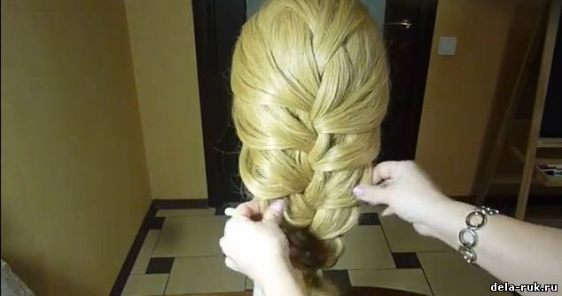 Уроки заплетания кос от портала 
Dela-ruk.ru интересное видео обучающее легкая прическа женская