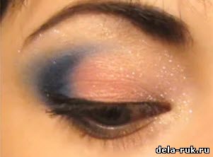 Делаем макияж для голубых глаз поэтапно видео урок