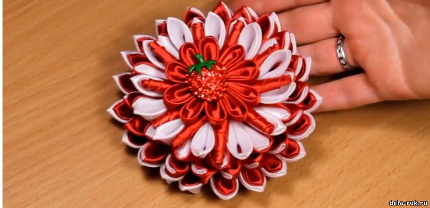 Красивый цветок канзаши своими руками